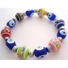Pulsera de mal de ojo de plástico