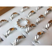 Twisted Metal Stackable ring